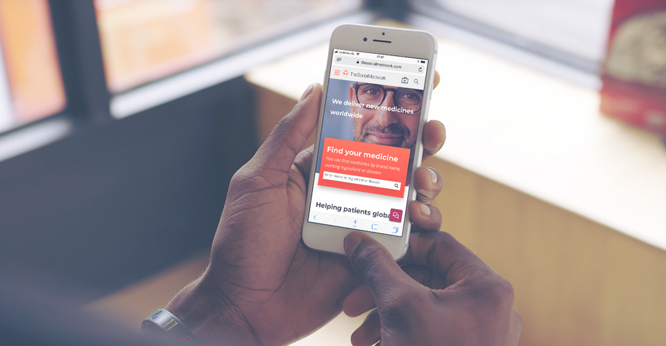 Mobile phone with TheSocialMedwork service being used